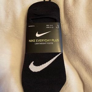 COPY - Nike women’s no show socks!!